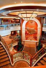 ID 4539 QUEEN VICTORIA (2007/90049grt/IMO 9320556) - The Grand Lobby, midships on Decks 1,2 and 3.
